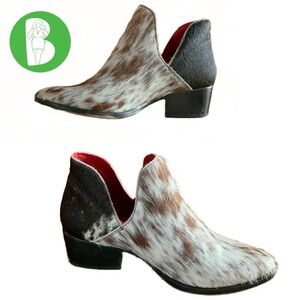 ALCALA'S HAND CRAFTED NEUTRAL TONES LEATHER & FUR WESTERN STYLE BOOTIES (6.5)